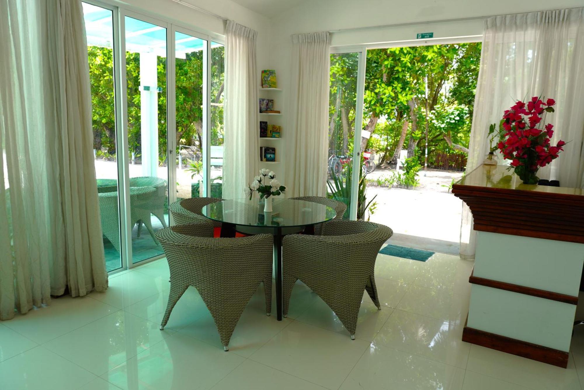Tme Retreats Dhigurah Hotel Дхигура Екстериор снимка